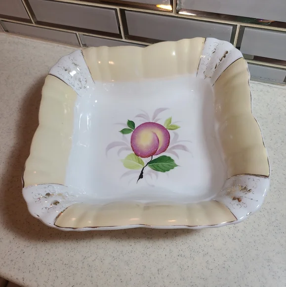 Salad bowl for sale 8.5 inches - Picture 11 of 16